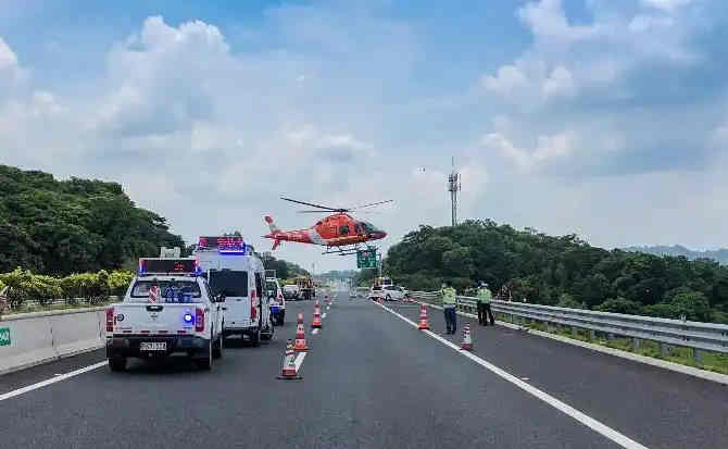 罗甸高速公路汽车救援案例